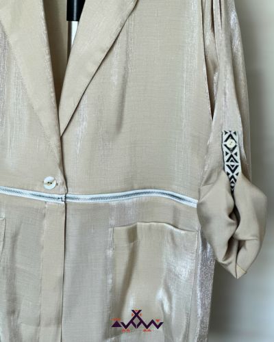 Nyllya sand glow blazer