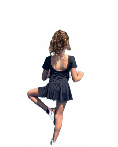 "ليوتارد (ملابس رقص) بناتي أسود بأكمام قصيرة مع تنورة متصلة – لإطلالة رقيقة واحترافية."