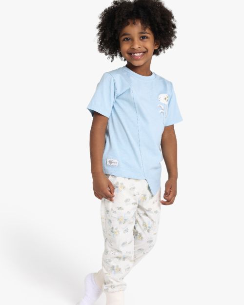Boys Asymmetrical T-Shirt With Printed Jogger Pants Set